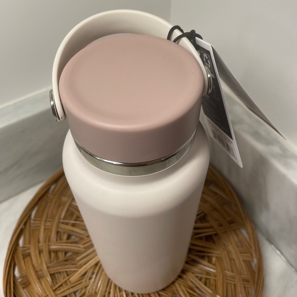 Hydroflask Whole Foods Exclusive Juneberry 32oz - Picture 6 of 6